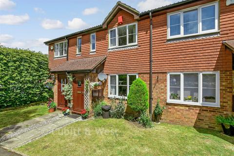 2 bed property, in Banstead Road, £375,000