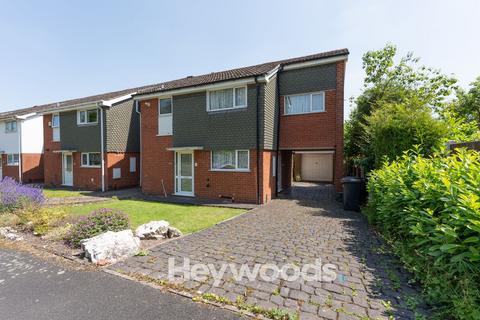 3 bed property, in Geneva Drive, £230,000