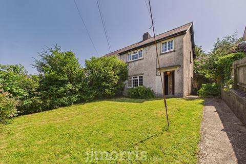 3 bed property, in Bro Hawen, £165,000