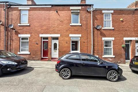 2 bed property, in Ilchester Street, £49,499