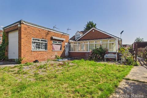 3 bed property, in Setting Road, £180,000