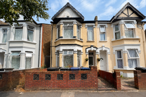 3 bed property, in West End Road, £560,000