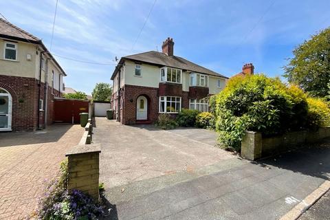 3 bed property, in Grove Road, £240,000