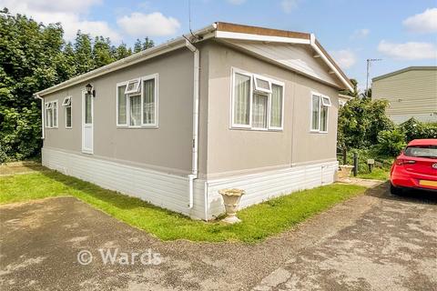 2 bed property, in Manston Court Road, £50,000