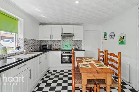 2 bed property, in Fakenham Road, £300,000
