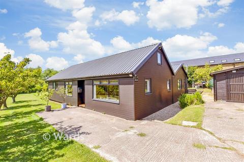 3 bed property, in Cooling Road, £850,000