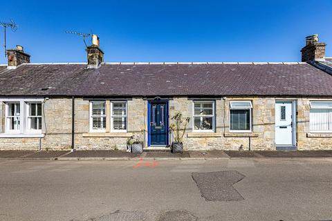 2 bed property, in 14A, £140,000
