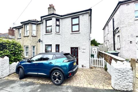 4 bed property, in St. Michaels Avenue, £330,000