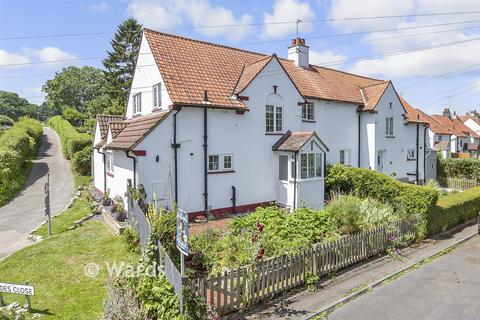 4 bed property, in Tanners Hill Gardens, £460,000