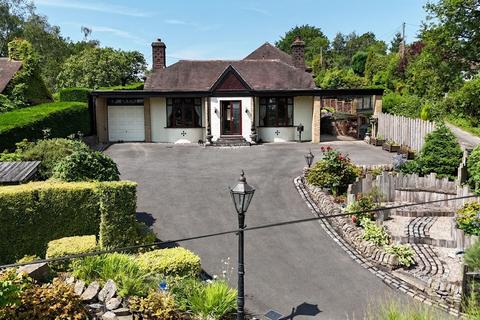 3 bed property, in Mollatts Wood Road, £550,000