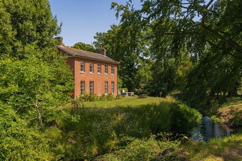 8 bed property, in Stowmarket IP14, £2,750,000
