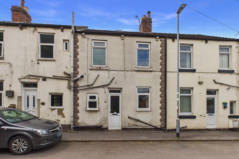 2 bed property, in New Hold, £160,000