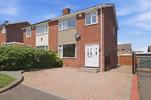 3 bed property, in Glenfield Crescent, £210,000