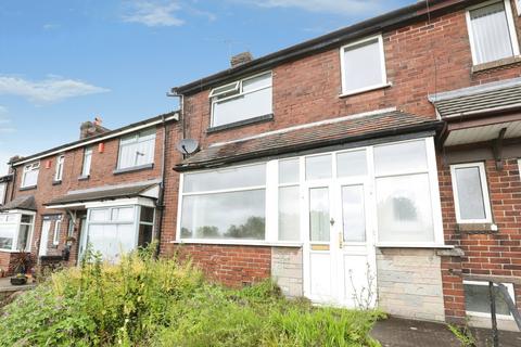 3 bed property, in Moorland Road, £100,000