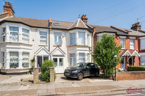 4 bed property, in Belsize Avenue, £750,000