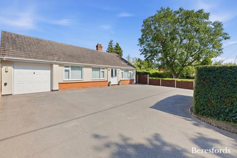 3 bed property, in Broad Street Green Road, £550,000