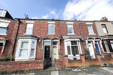 2 bed property, in Stanley Street, £65,000
