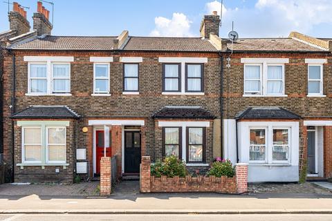 3 bed property, in Upper High Street, £500,000
