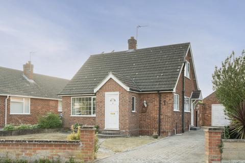 3 bed property, in Springfield Road, £300,000