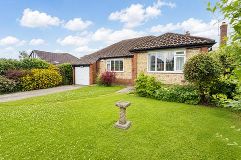 3 bed property, in The Ridgeway, £450,000