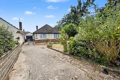 2 bed property, in Kitscroft Road, £324,000