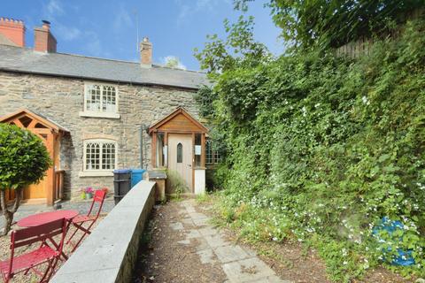 1 bed property, in 4 Abbey Square, £55,000