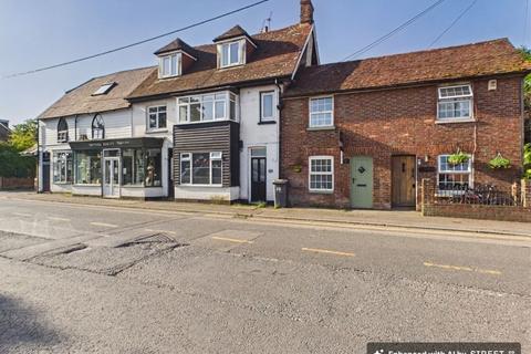3 bed property, in Gardener Street, £200,000