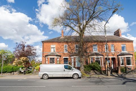 3 bed property, in Marsland Road, £425,000