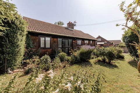 2 bed property, in Selling Road, £345,000
