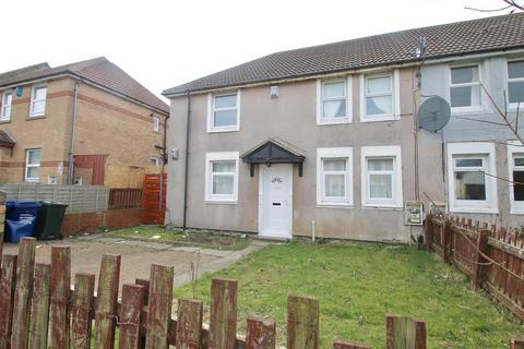 2 bed property, in Chestnut Avenue, £51,980