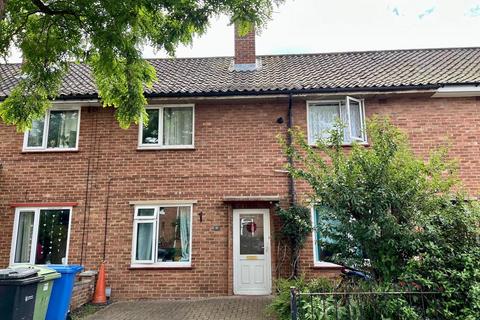 6 bed property, in Buckingham Road, £300,000