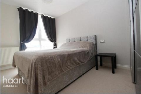 1 bed property, in Watkin Road, £120,000