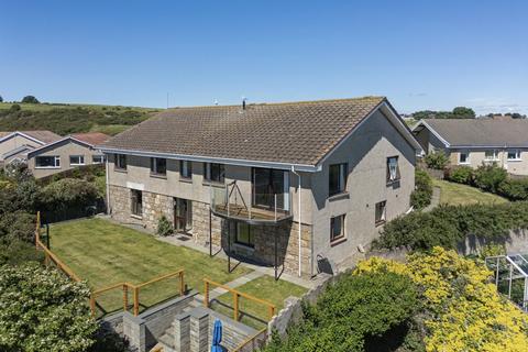 6 bed property, in 15 Darney Terrace, £550,000