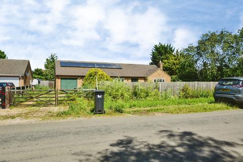 4 bed property, in Fen Road, £290,000