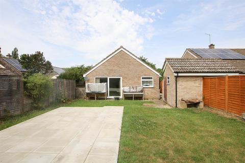 2 bed property, in Old School Lane, £275,000