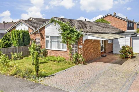 3 bed property, in Cobtree Road, £400,000