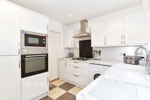 3 bed property, in Cobtree Road, £400,000