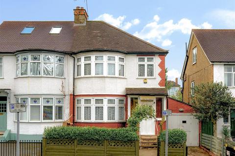 3 bed property, in Doyle Gardens, £950,000