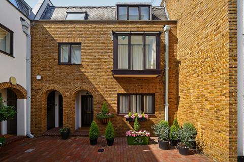 1 bed property, in Bowland Yard, £795,000