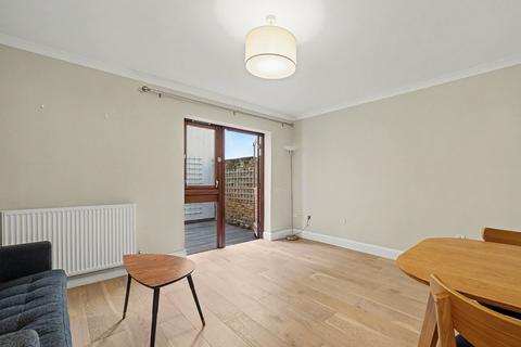 1 bed property, in Bowland Yard, £795,000
