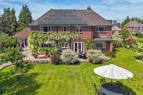 4 bed property, in Wareham, £900,000