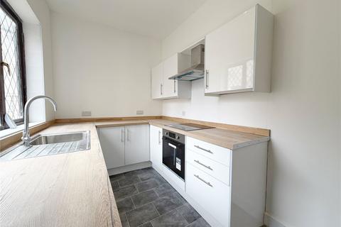 3 bed property, in Manchester Road, £160,000