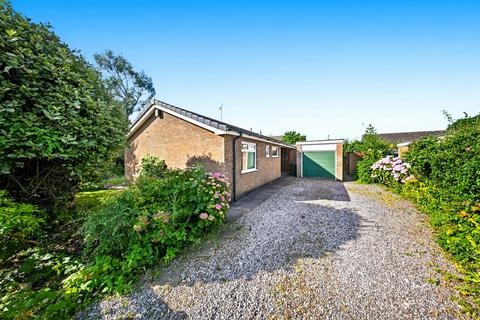 3 bed property, in Park Lane, £400,000