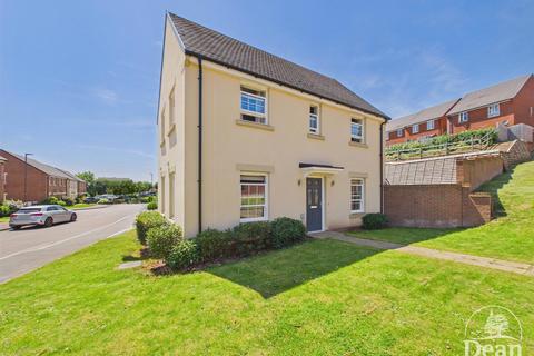3 bed property, in Brookfields, £325,000