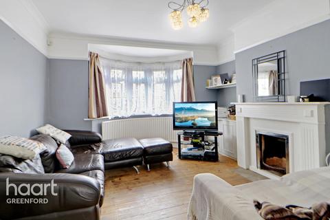 3 bed property, in Rosedene Avenue, £560,000