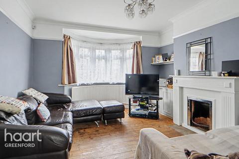 3 bed property, in Rosedene Avenue, £560,000