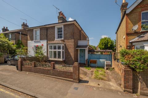 2 bed property, in Albert Road, £675,000