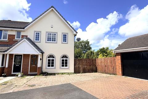3 bed property, in Chandlers Rest, £345,000