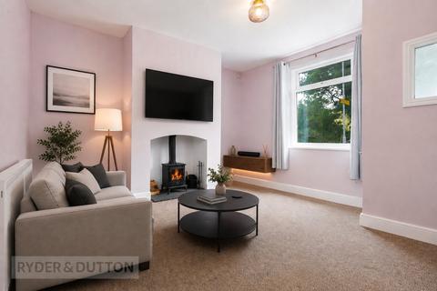 2 bed property, in Under Lane, £240,000