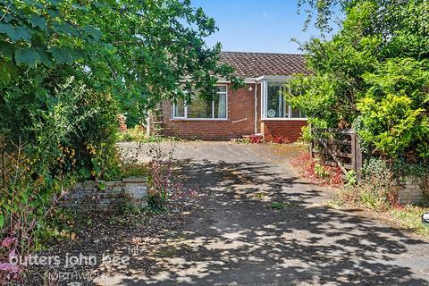 2 bed property, in Jack Lane, £270,000
